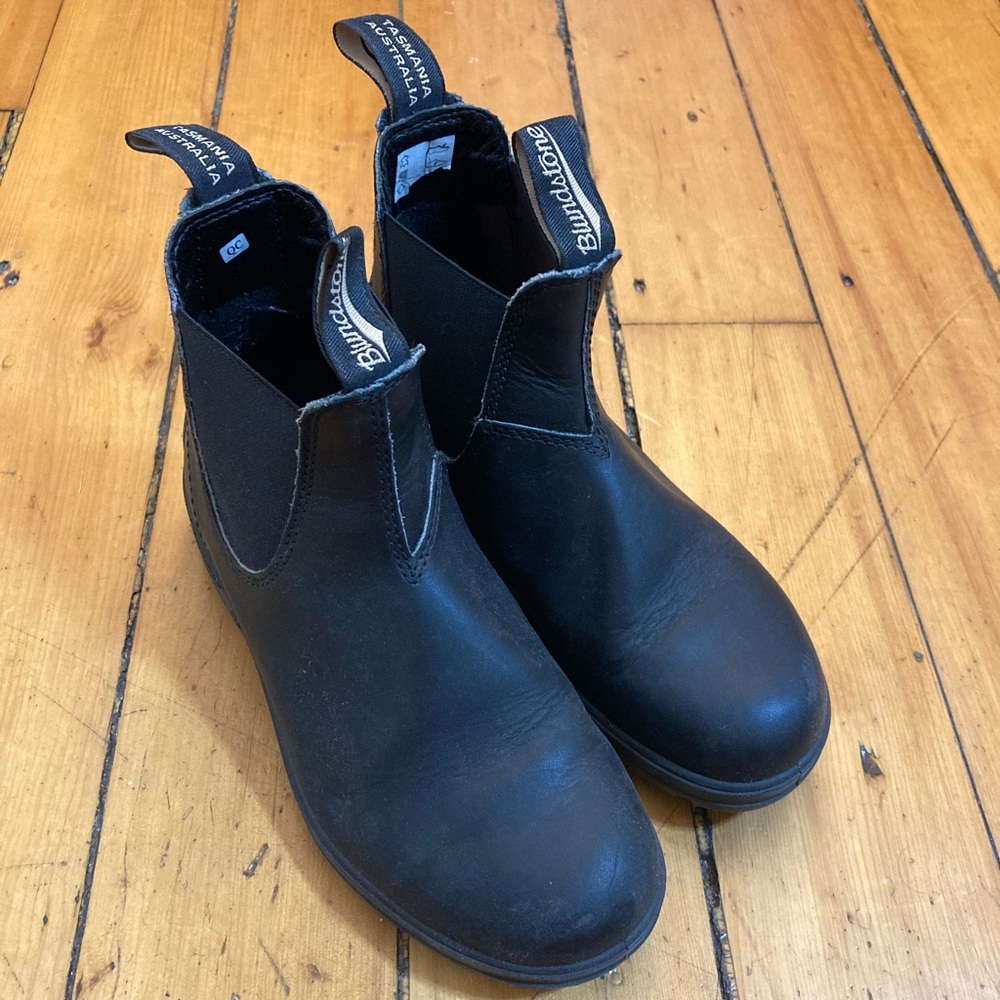 Blundstone women’s Chelsea boots size 7.5